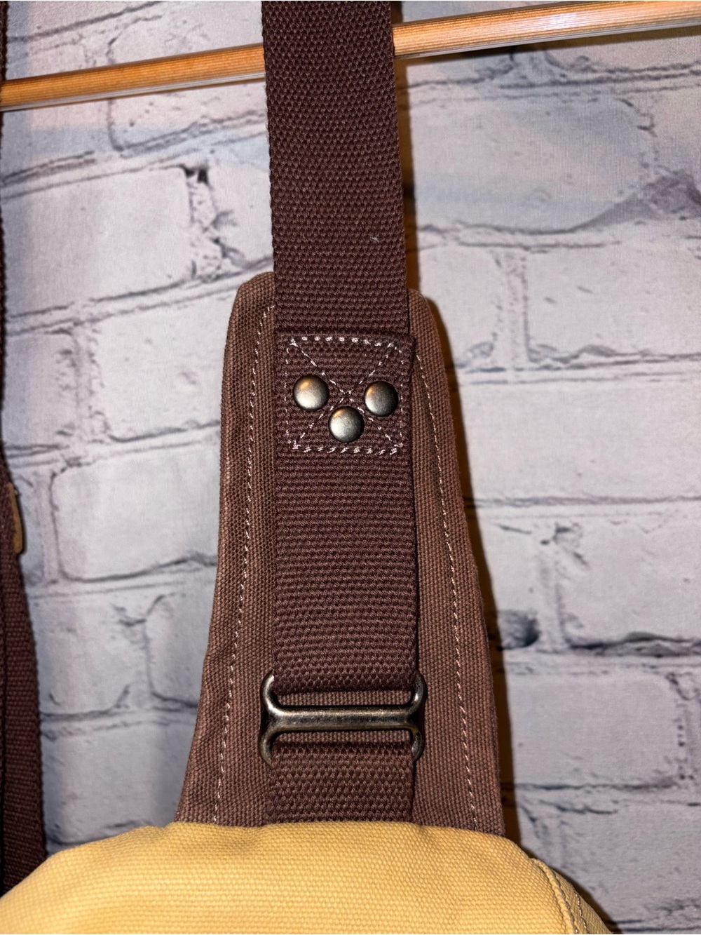 TSD Brand Hidden Woods Canvas Sling Crossbody Bag Travel Khaki Tan Multi Pocket - Picture 3 of 16